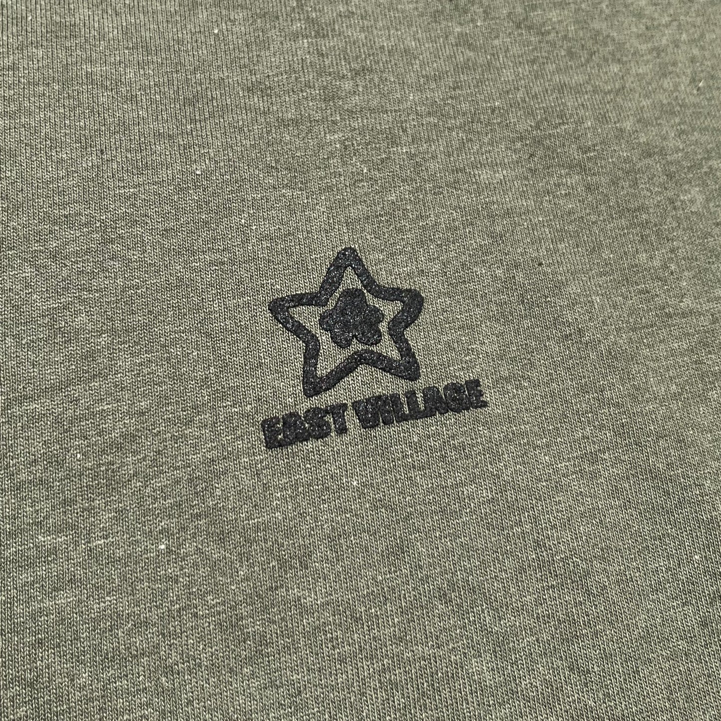 EAST VILLAGE TEE OLIVE