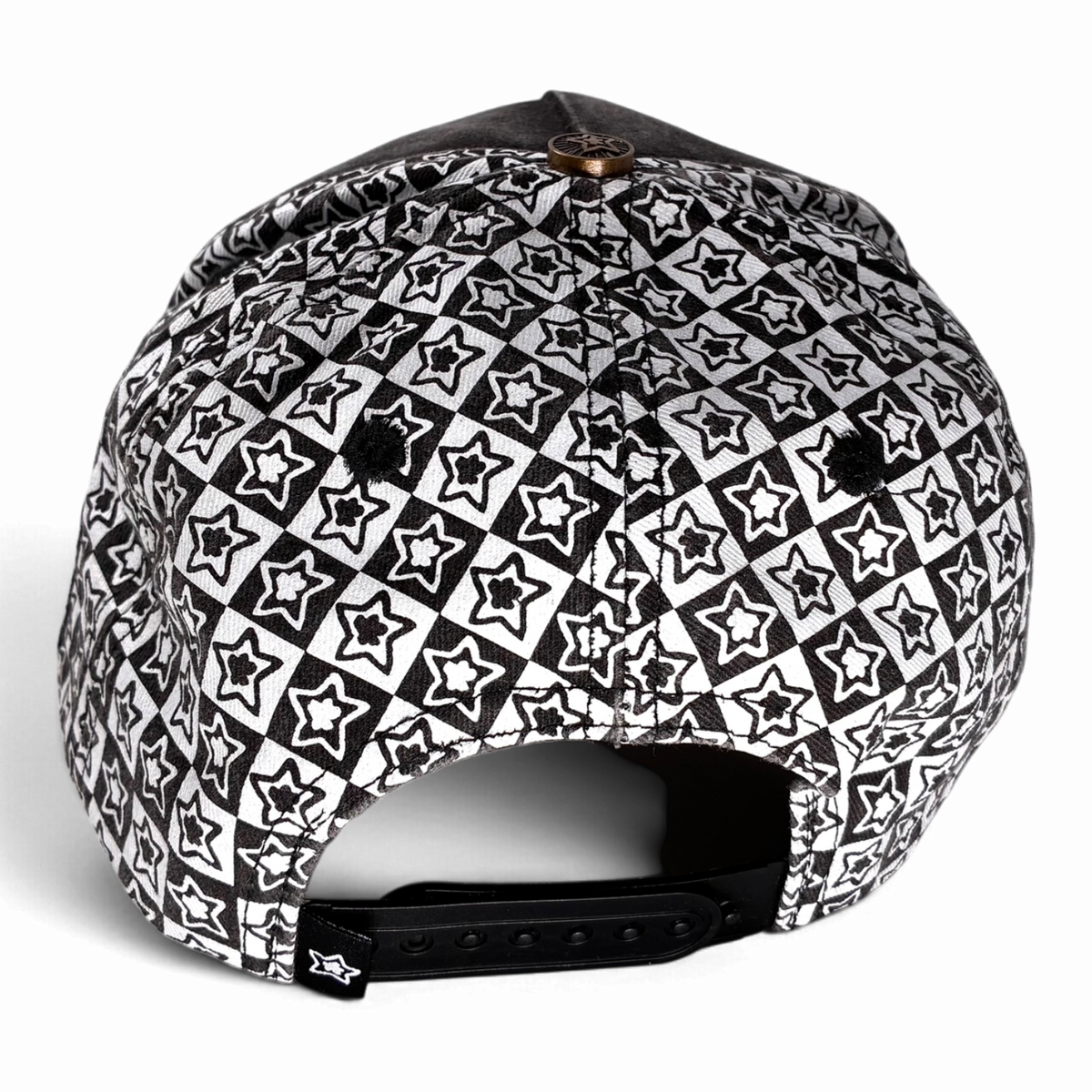 BLACK CHECKER TRUCKER HAT